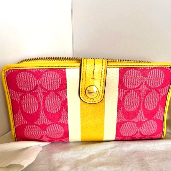 Coach Handbags - 💕SOLD💕